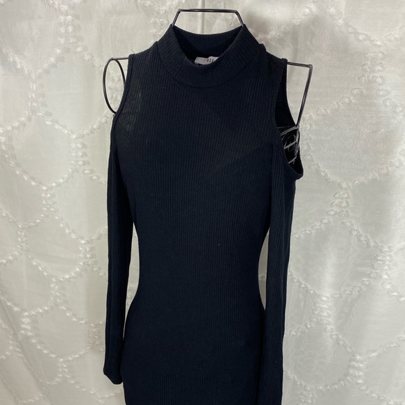 NWOT NSR mock neck black cold shoulder midi knit dress size M - Picture 5 of 10